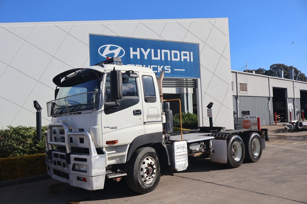 2019 Isuzu Cxz 240-460 image 12