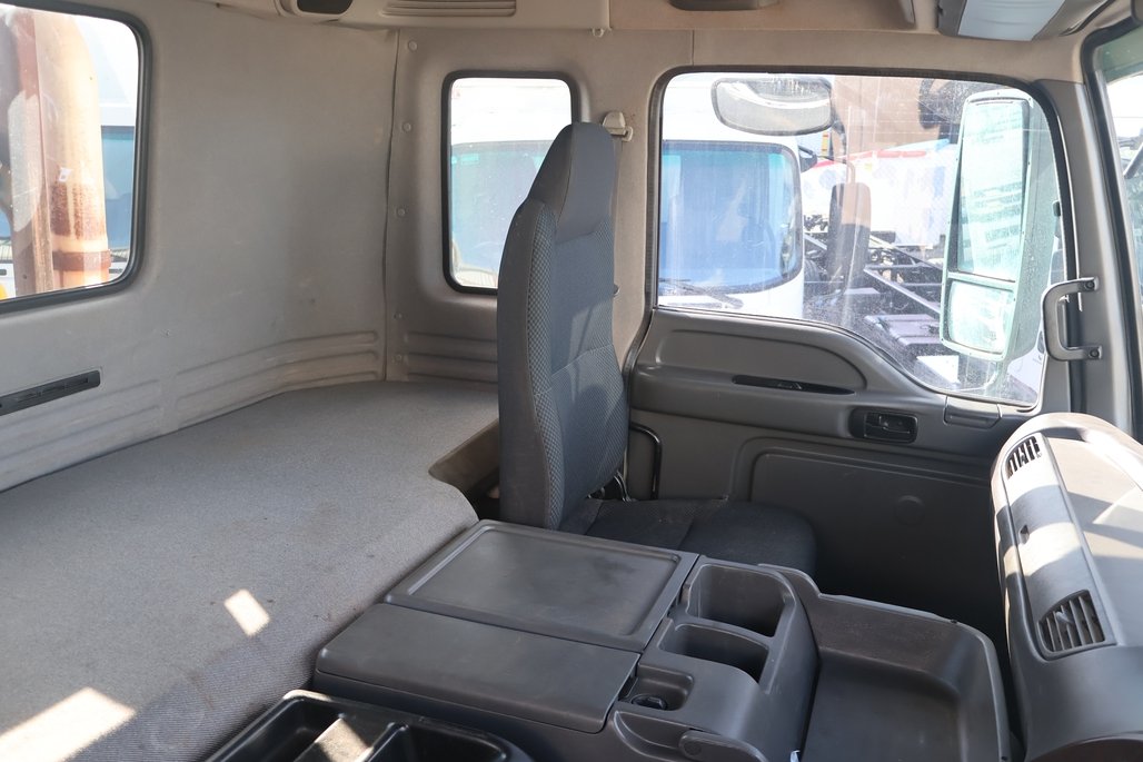 2019 Isuzu Cxz 240-460 image 16