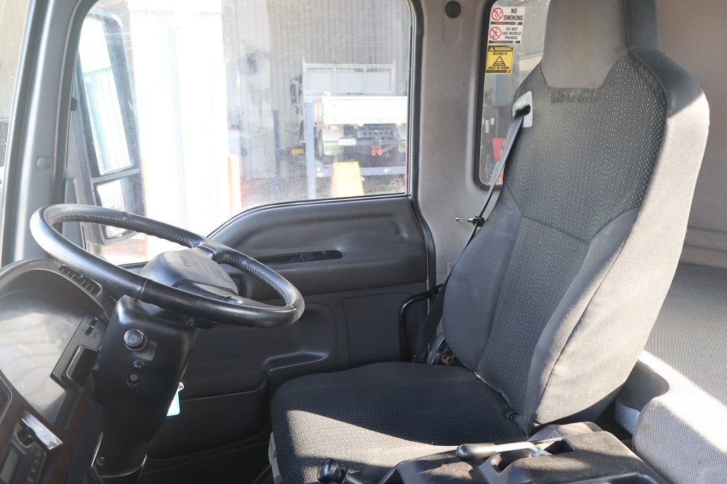 2019 Isuzu Cxz 240-460 image 18
