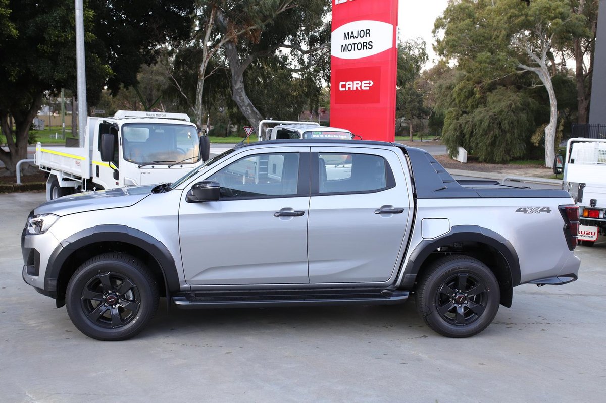 2025 Isuzu D-MAX X-TERRAIN MY25.5 4X4 Dual Range image 8
