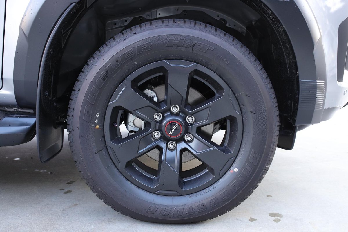 2025 Isuzu D-MAX X-TERRAIN MY25.5 4X4 Dual Range image 10