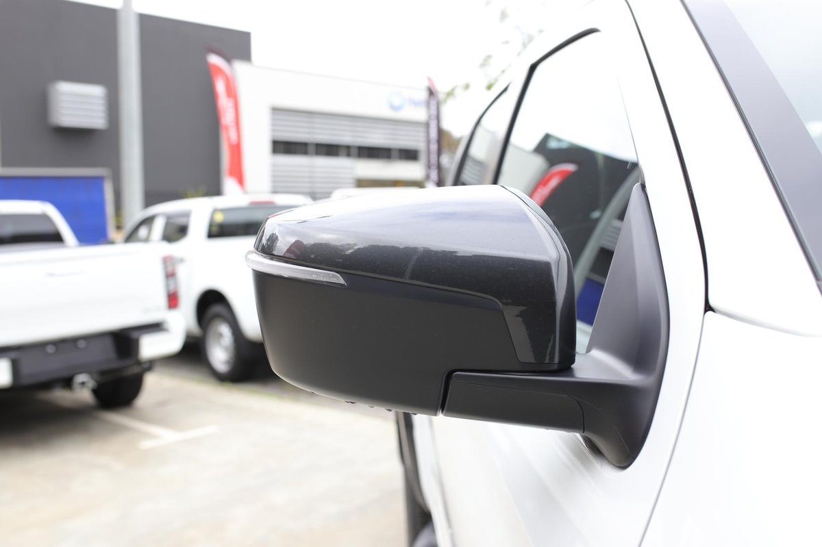 2025 Isuzu D-max X-terrain My25.5 4x4 Dual Range image 9