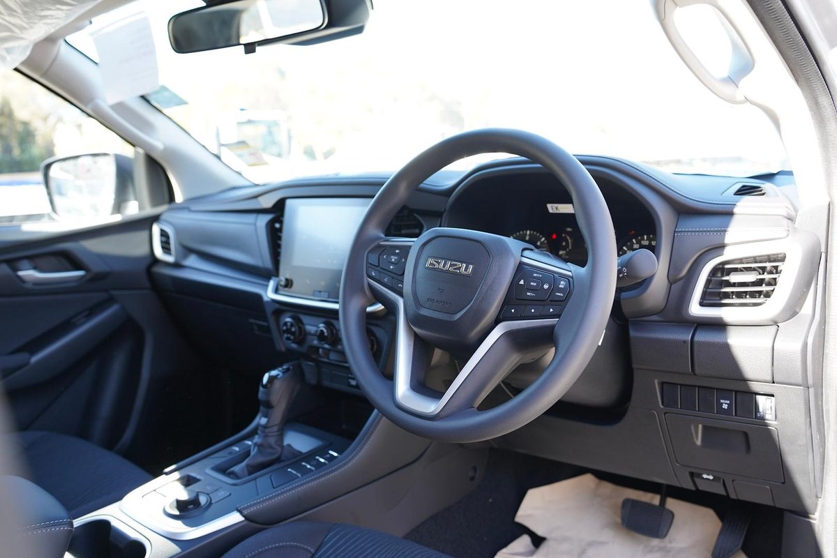 2025 Isuzu MU-X LS-M MY25.5 4X4 Dual Range image 13