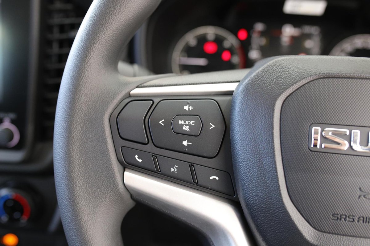 2025 Isuzu D-MAX SX MY25.5 4X4 Dual Range image 19