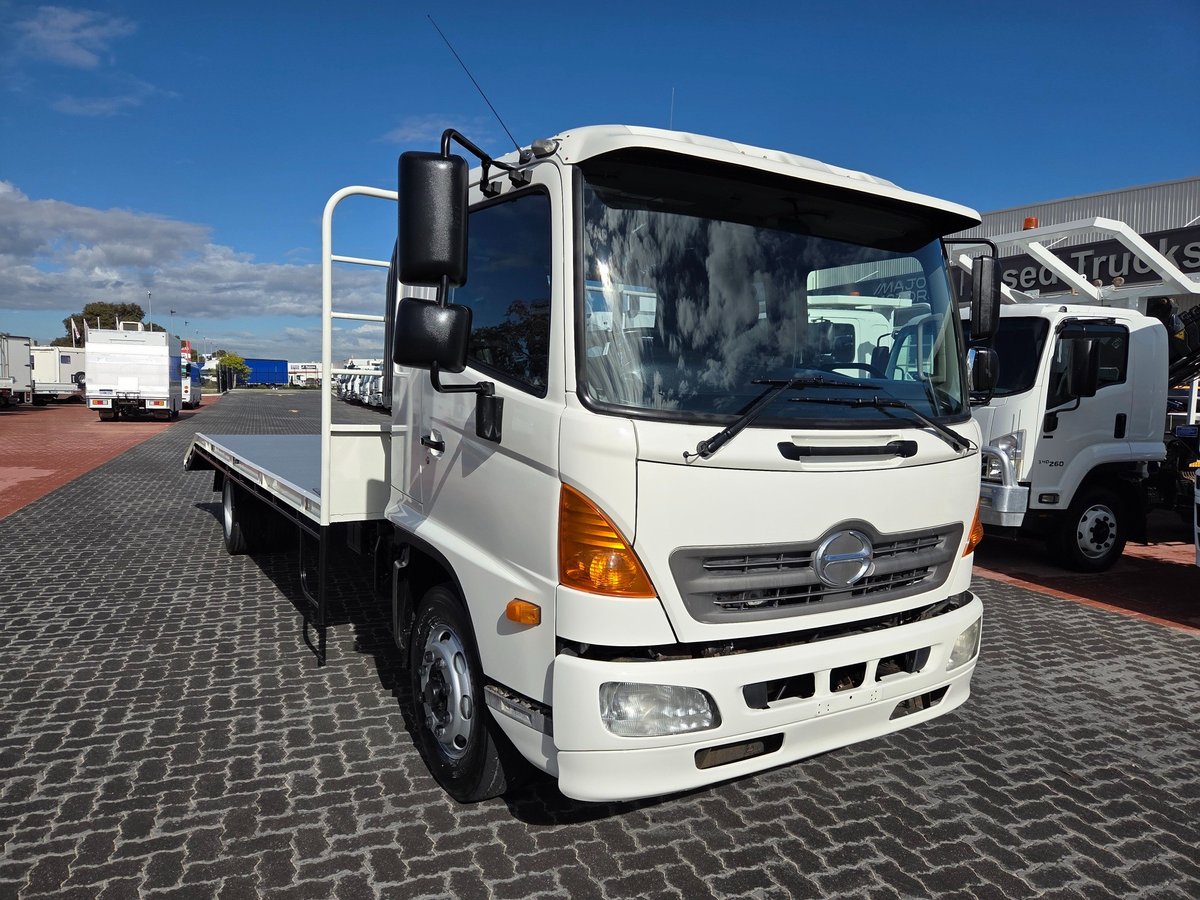 2014 Hino Fe 1426-500 Series 7 Ton Beavertail