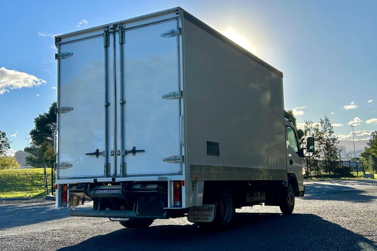 2019 Fuso Canter 515 image 5