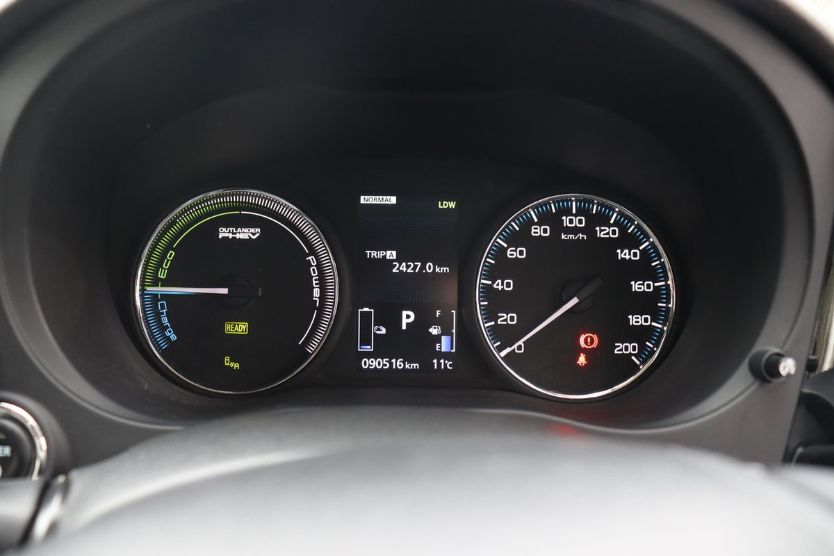 2017 Mitsubishi Outlander PHEV Exceed ZK MY17 AWD image 15