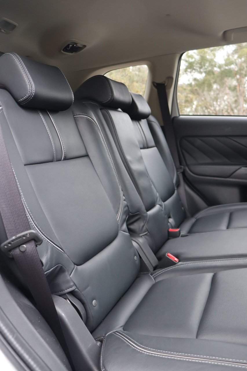 2017 Mitsubishi Outlander PHEV Exceed ZK MY17 AWD image 18