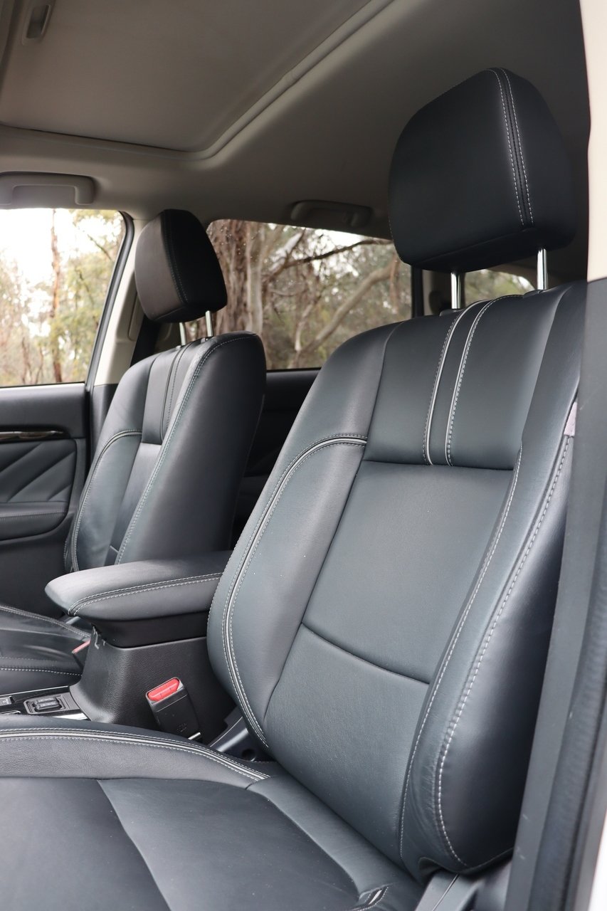2017 Mitsubishi Outlander PHEV Exceed ZK MY17 AWD image 23
