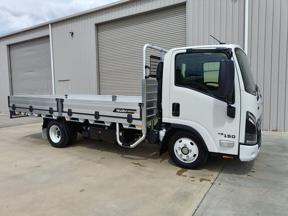2026 Isuzu N Series Nlr 45-150 Mt D34 Traypack image 2