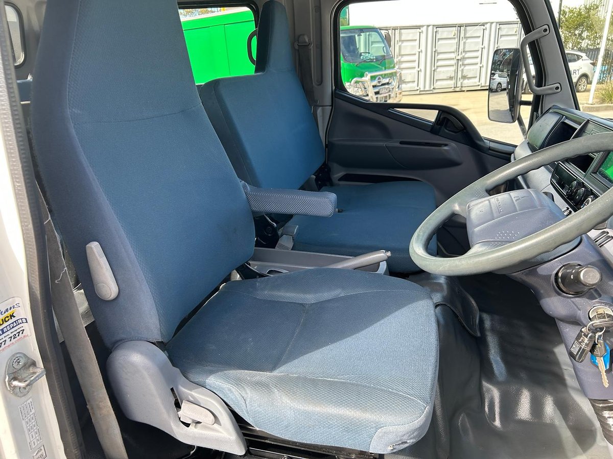2014 Fuso Canter 918 image 10