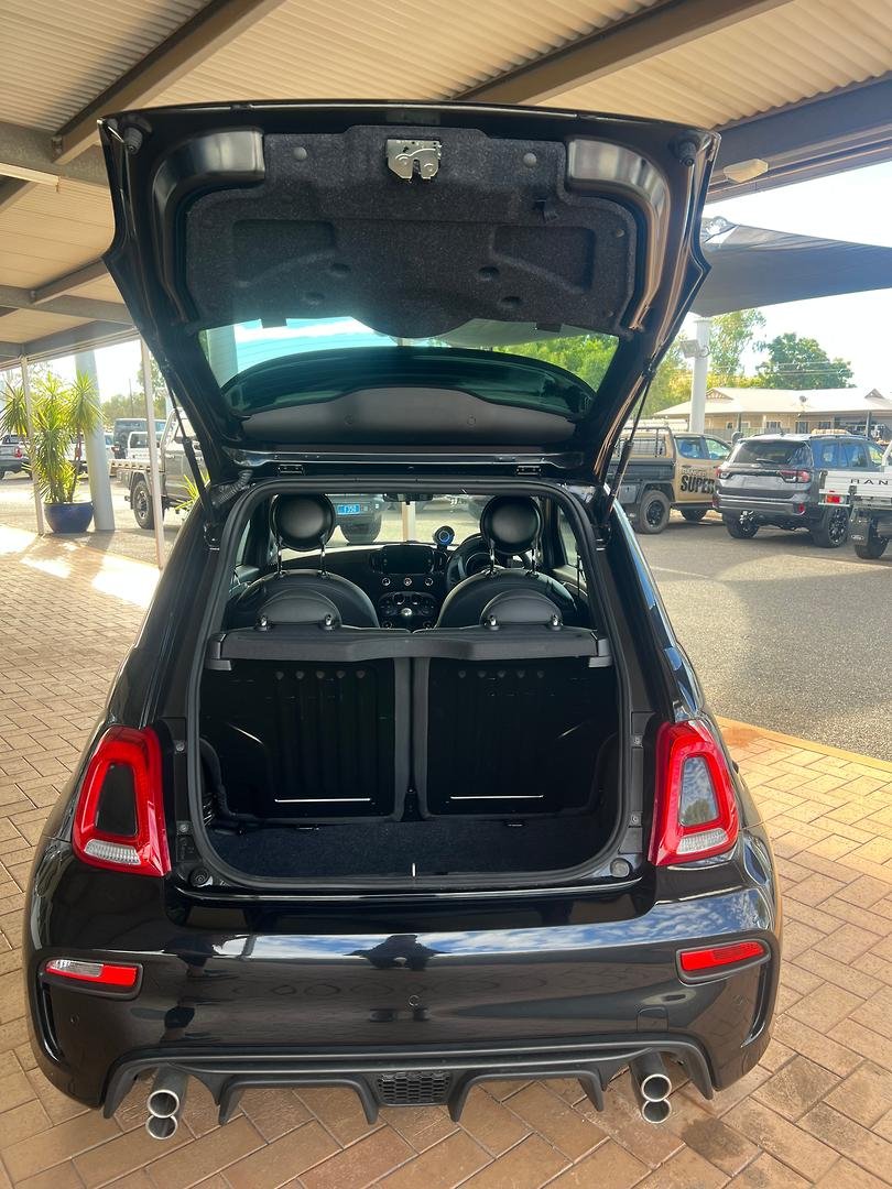 2024 Abarth 695 75 Anniversario MY23 image 8