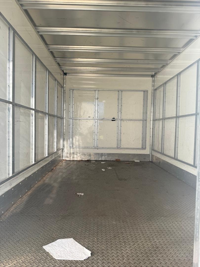 2022 Fuso Canter 515 image 10