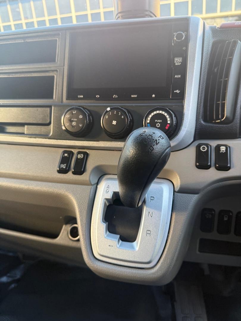 2022 Fuso Canter 515 image 22