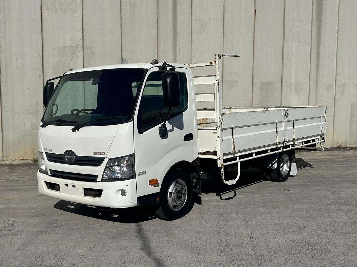 2014 Hino 300 Series 616 Steel Ace