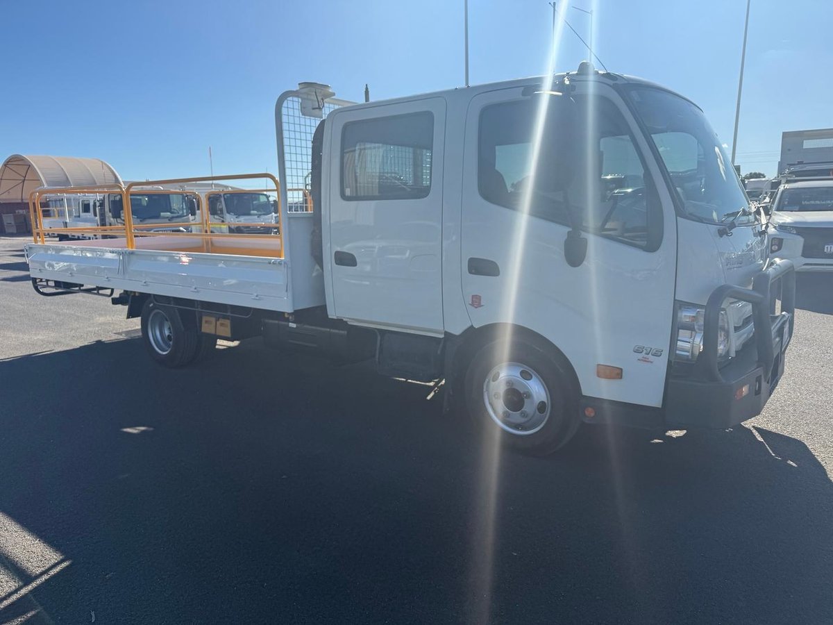 2023 Hino 300 Series 616 Crew image 7
