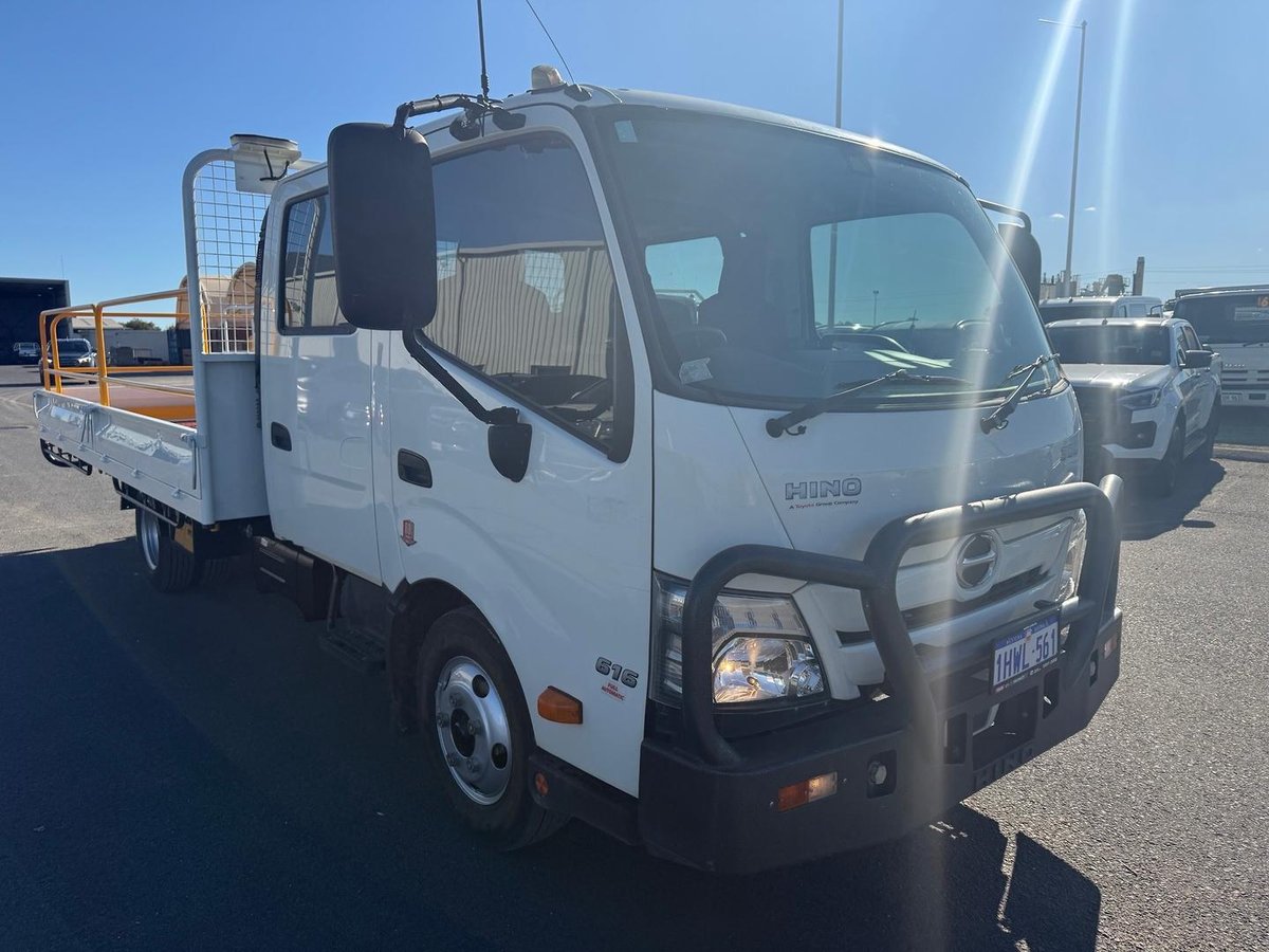2023 Hino 300 Series 616 Crew image 5