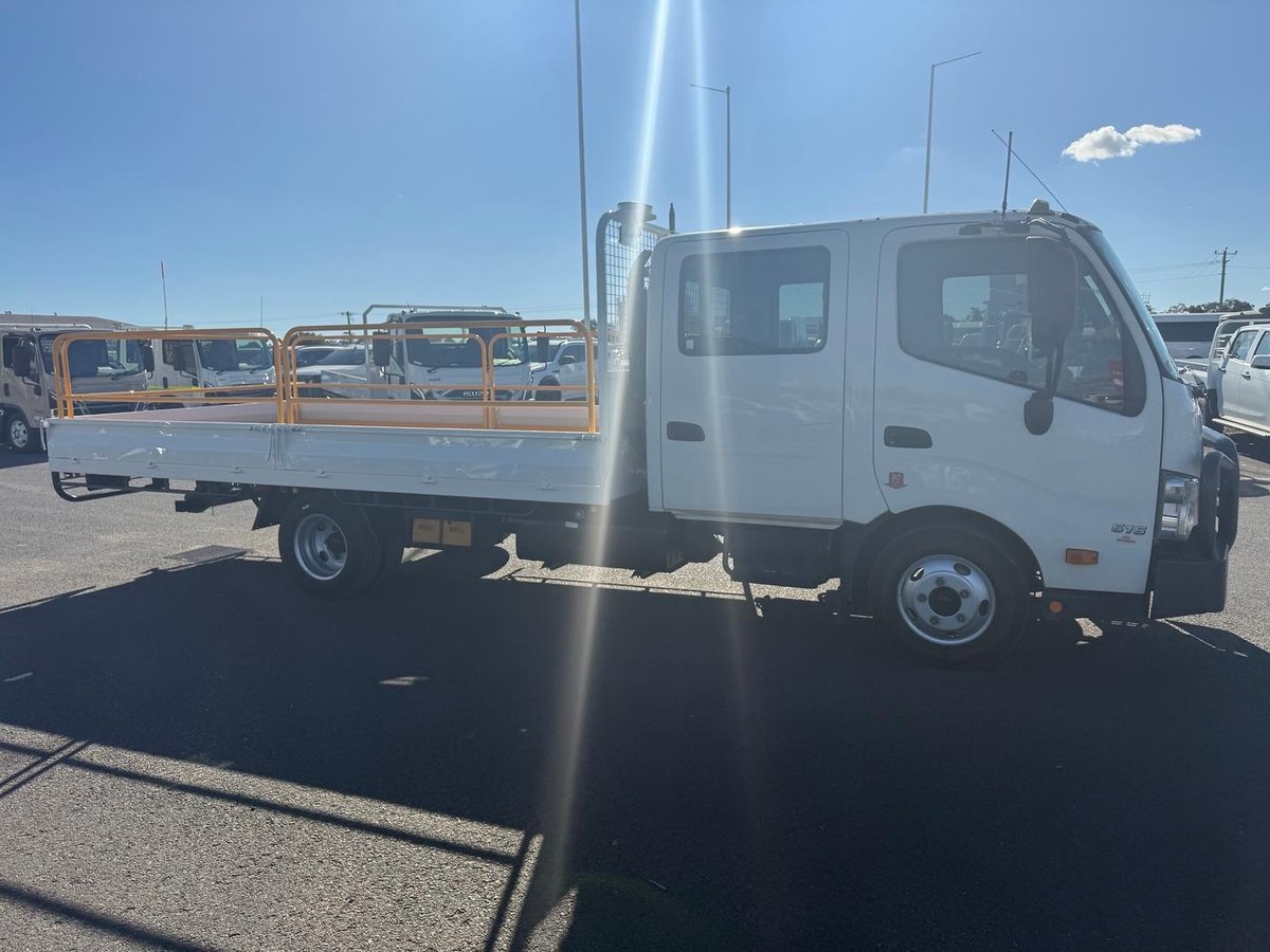 2023 Hino 300 Series 616 Crew image 8