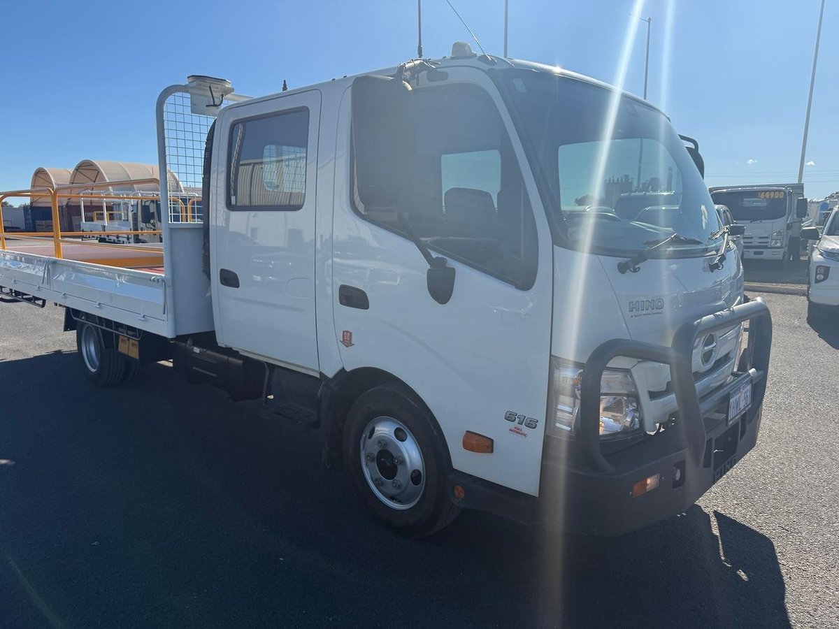 2023 Hino 300 Series 616 Crew image 6