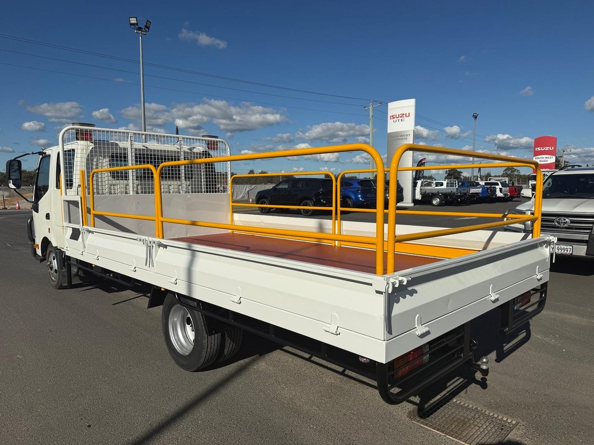 2023 Hino 300 Series 616 Crew image 10