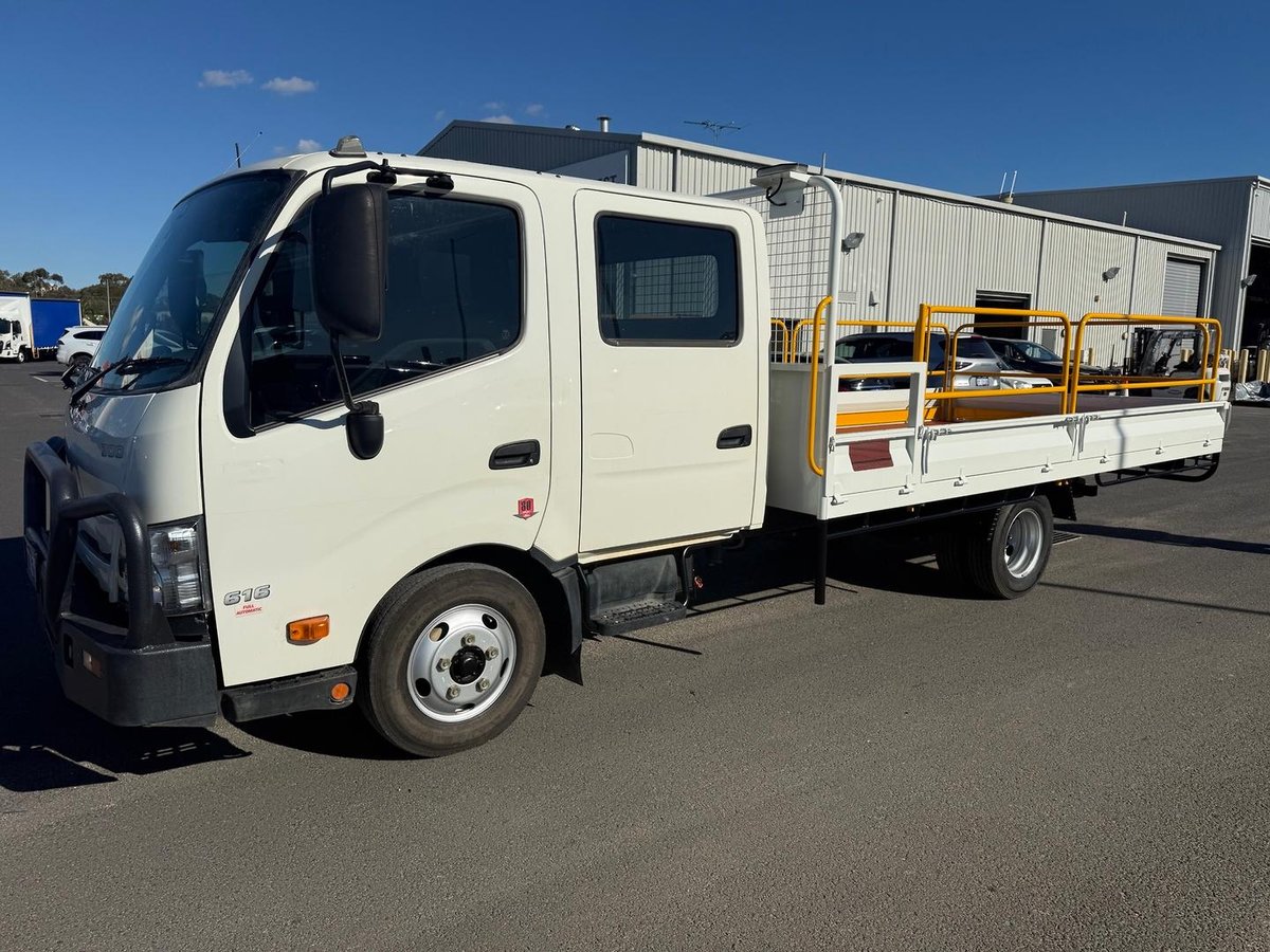 2023 Hino 300 Series 616 Crew