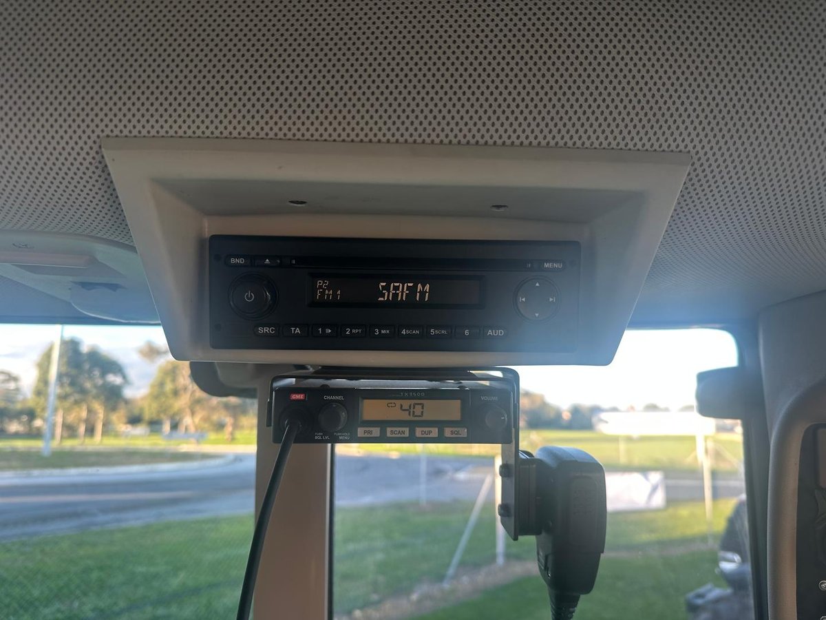 2015 John Deere 6150M image 14