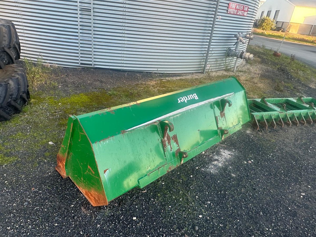 2015 John Deere 6150M image 19