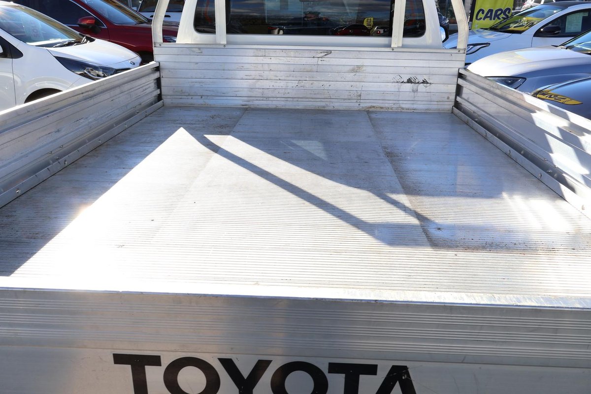 2022 Toyota Hilux Workmate TGN121R 4x2 image 18