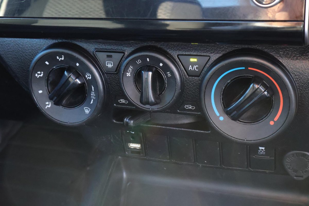 2022 Toyota Hilux Workmate TGN121R 4x2 image 15