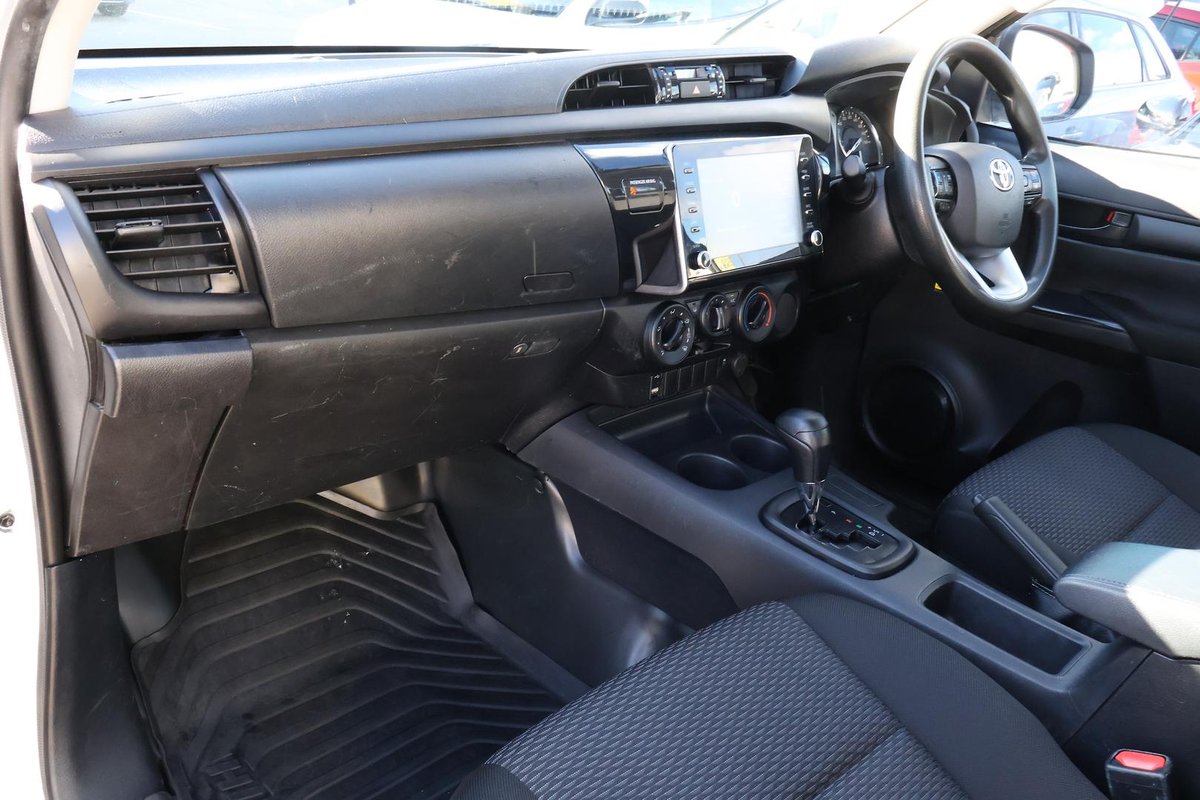 2022 Toyota Hilux Workmate TGN121R 4x2 image 17
