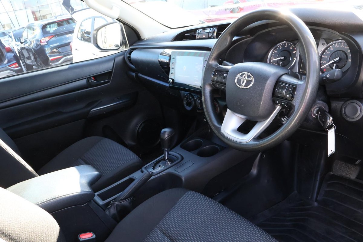 2022 Toyota Hilux Workmate TGN121R 4x2 image 7