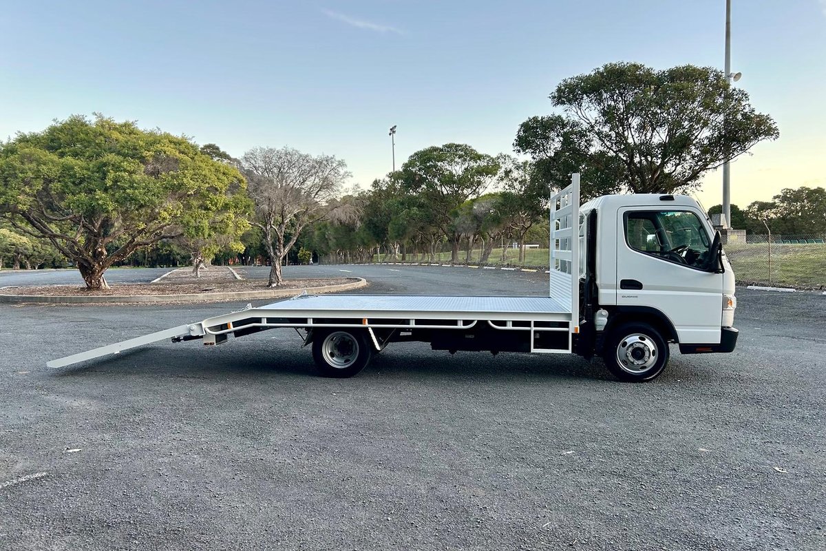 2019 Fuso Canter 515 image 13