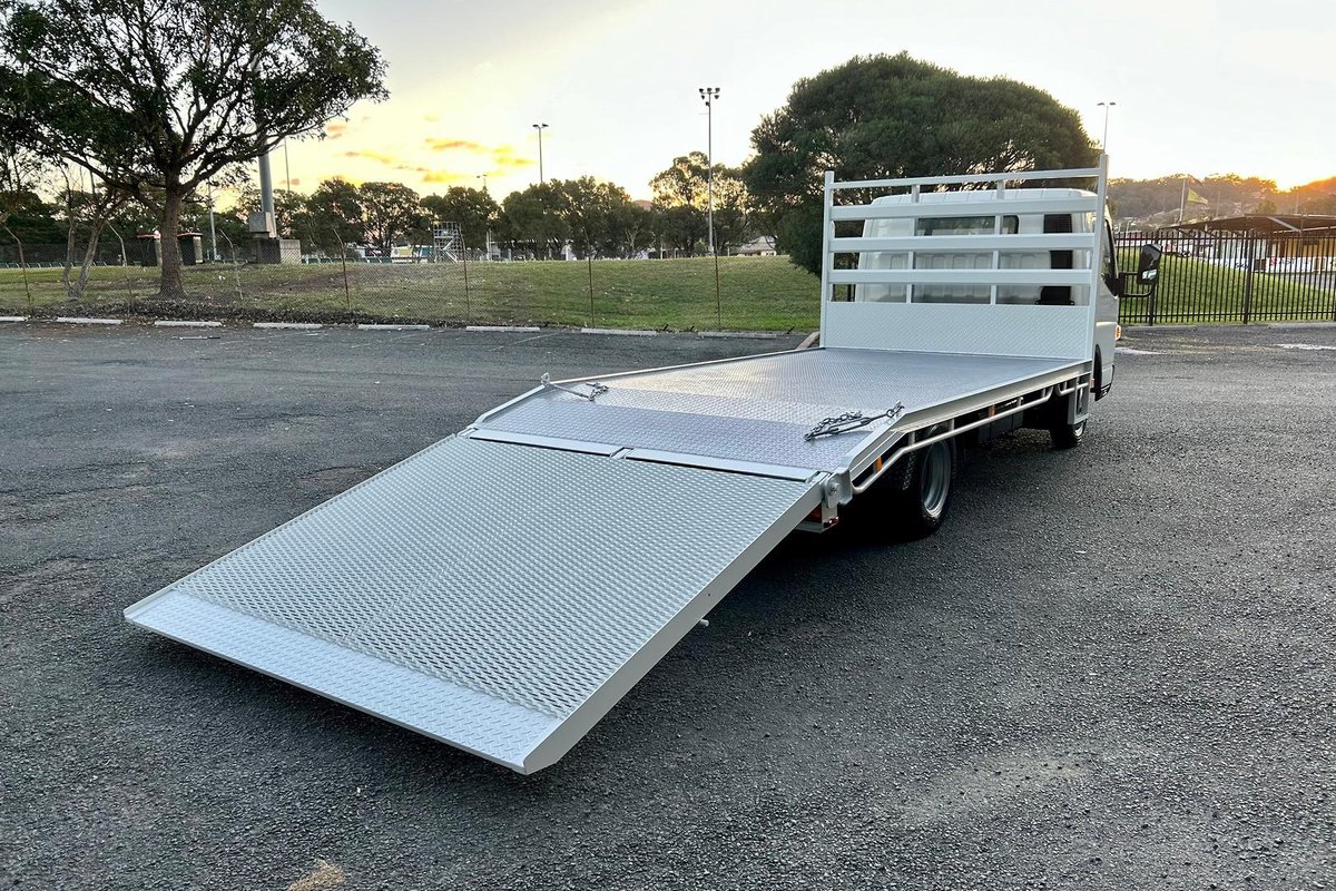 2019 Fuso Canter 515 image 12