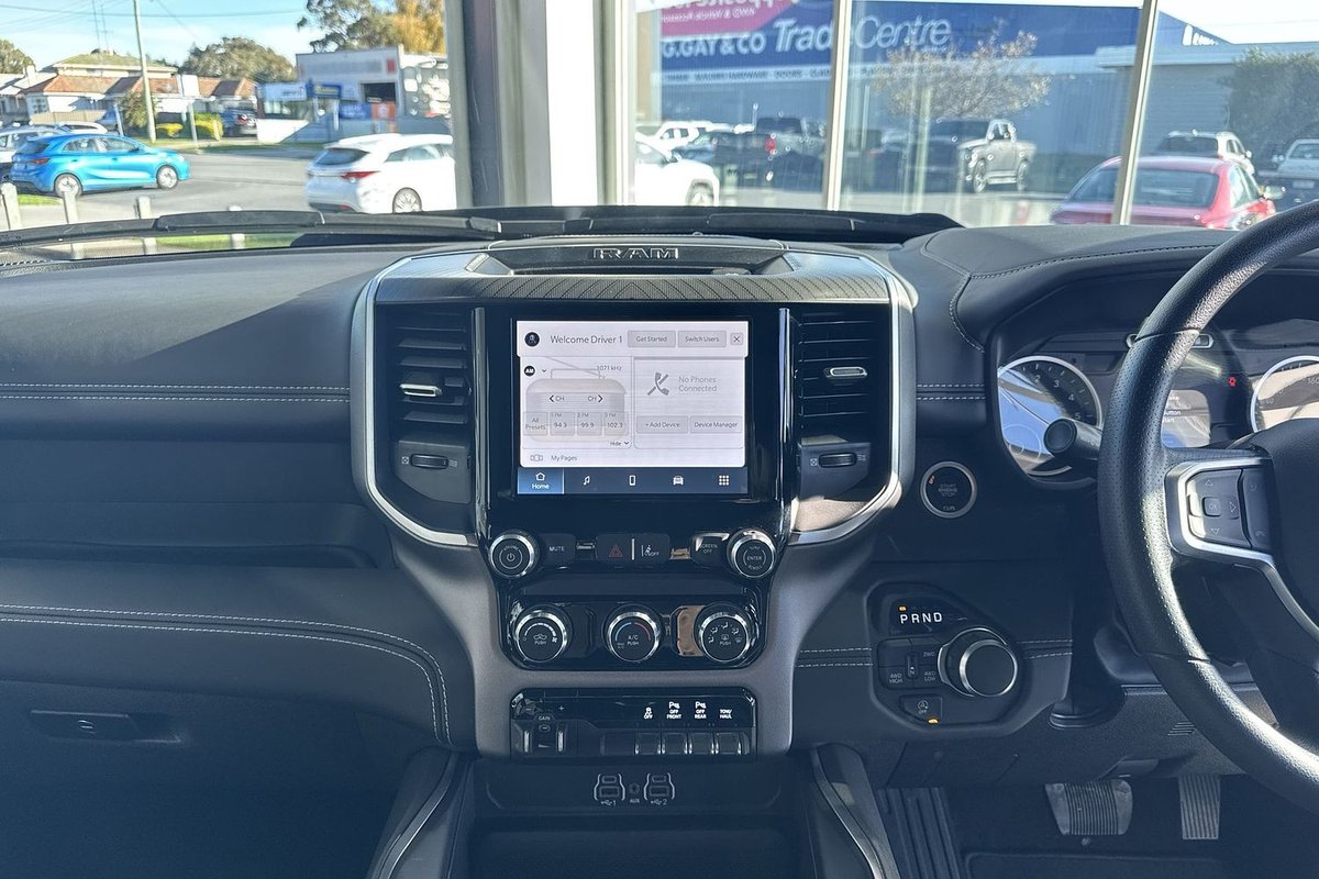 2026 RAM 1500 Express Black Edition Hurricane SO DT MY26 4X4 Dual Range image 22
