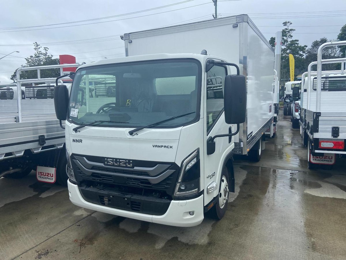 2026 Isuzu Nnr 45 150 Nnr 45-150 Dt34 Vanpack NNR 45-150 dt34 Vanpack image 3