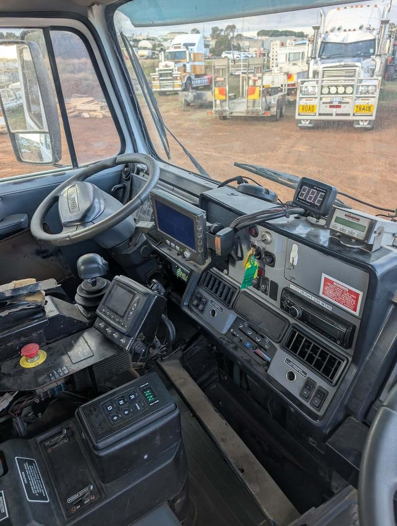 2012 Iveco Acco F2350G 280 image 18