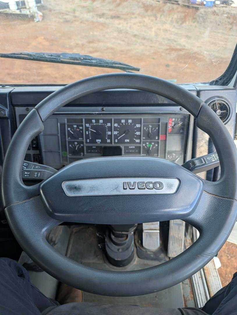 2012 Iveco Acco F2350G 280 image 17