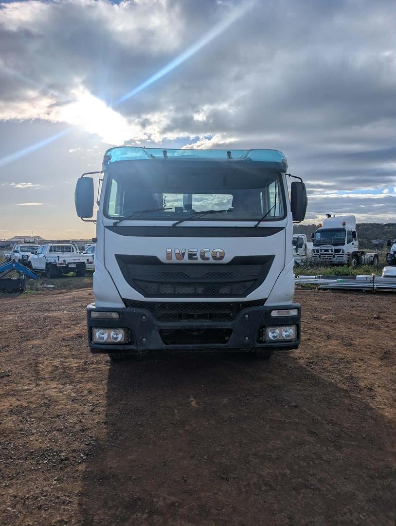 2012 Iveco Acco F2350G 280 image 12