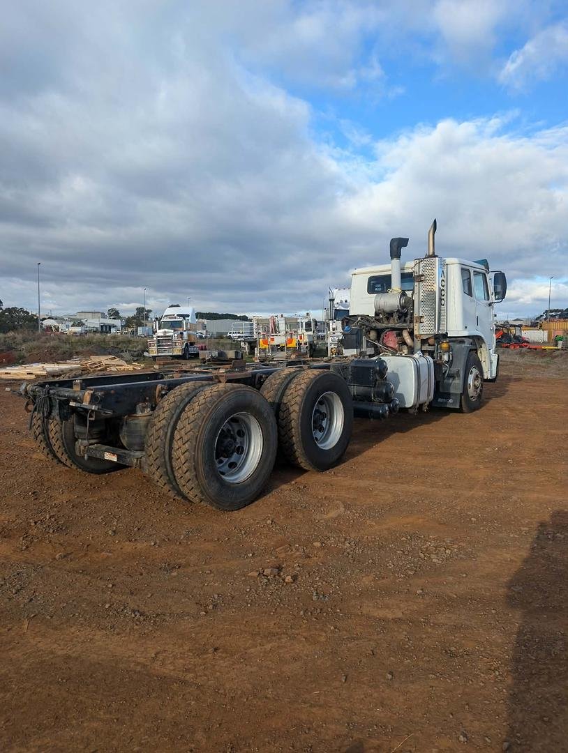 2012 Iveco Acco F2350G 280 image 6