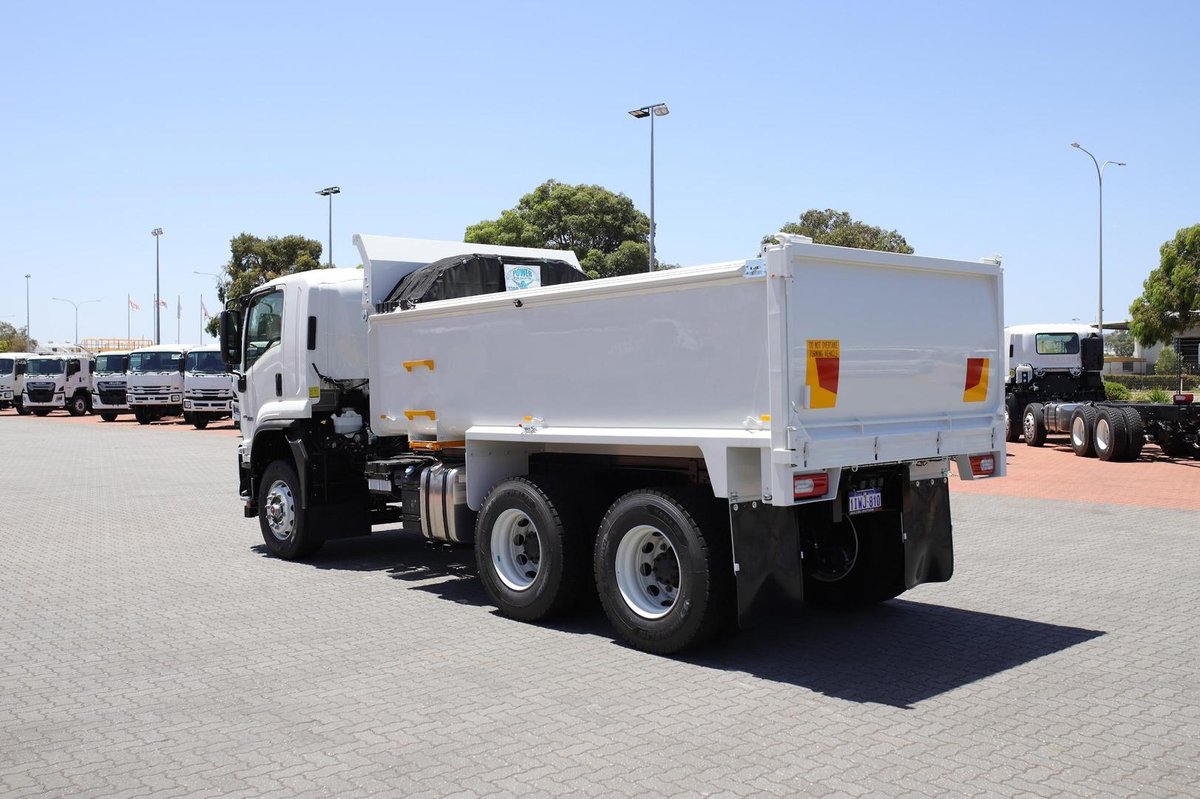 2026 Isuzu Fvz 260-300 image 9