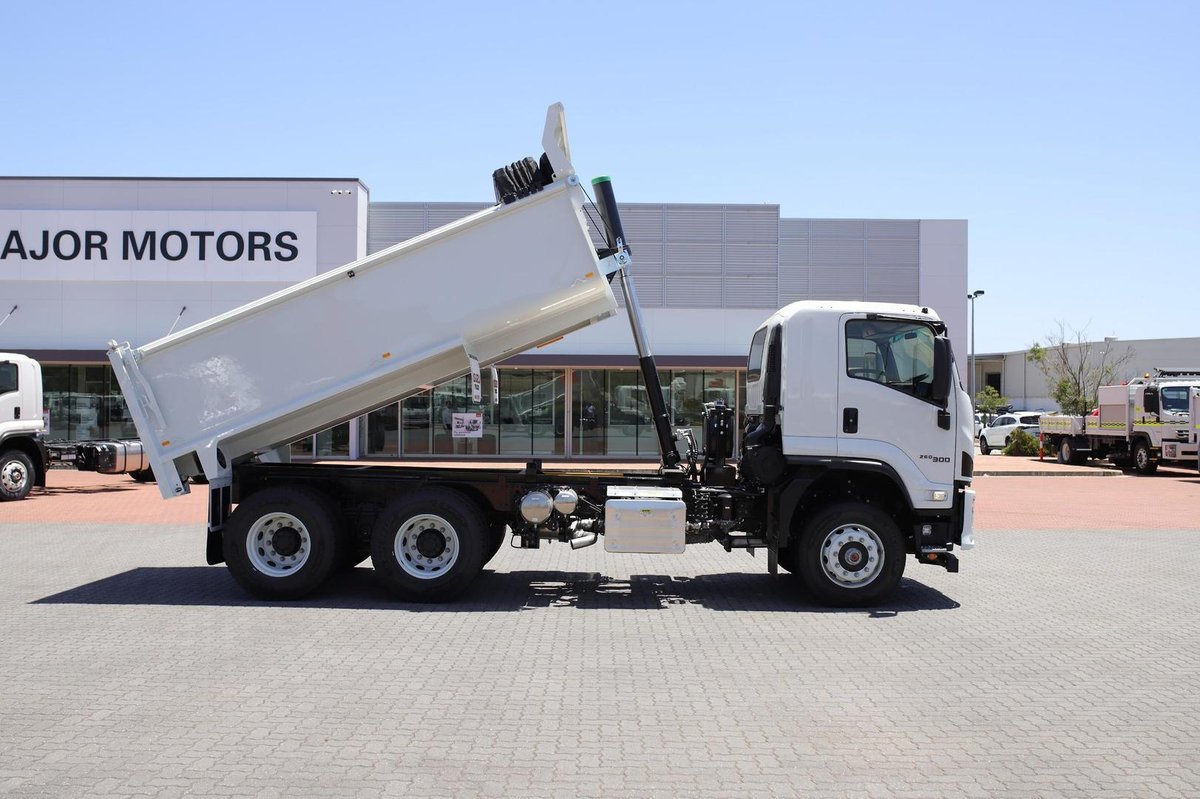 2026 Isuzu Fvz 260-300 image 13