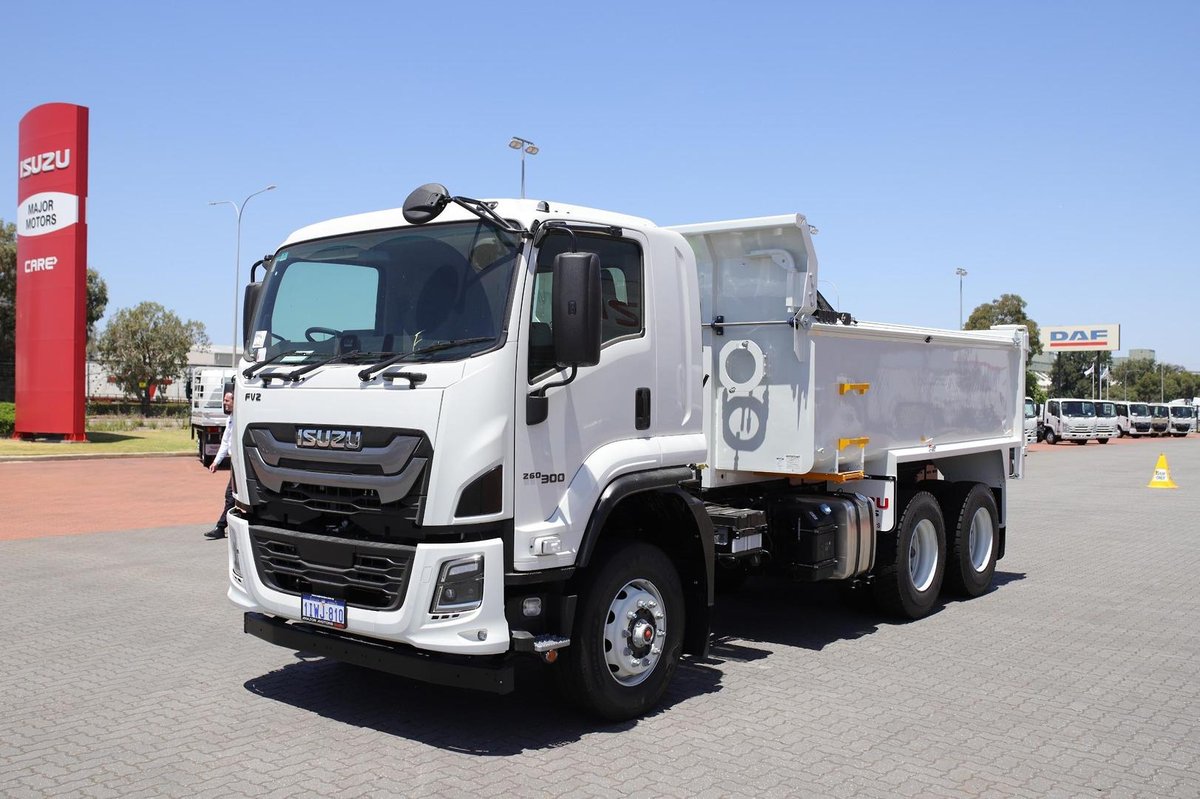 2026 Isuzu Fvz 260-300 image 2