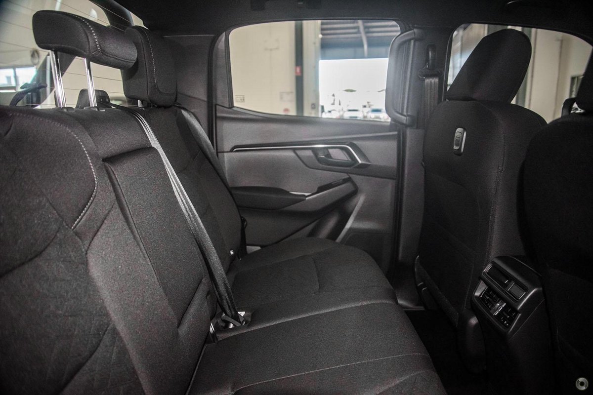 2025 Isuzu D-MAX X-RIDER MY25.5 4X4 Dual Range image 7