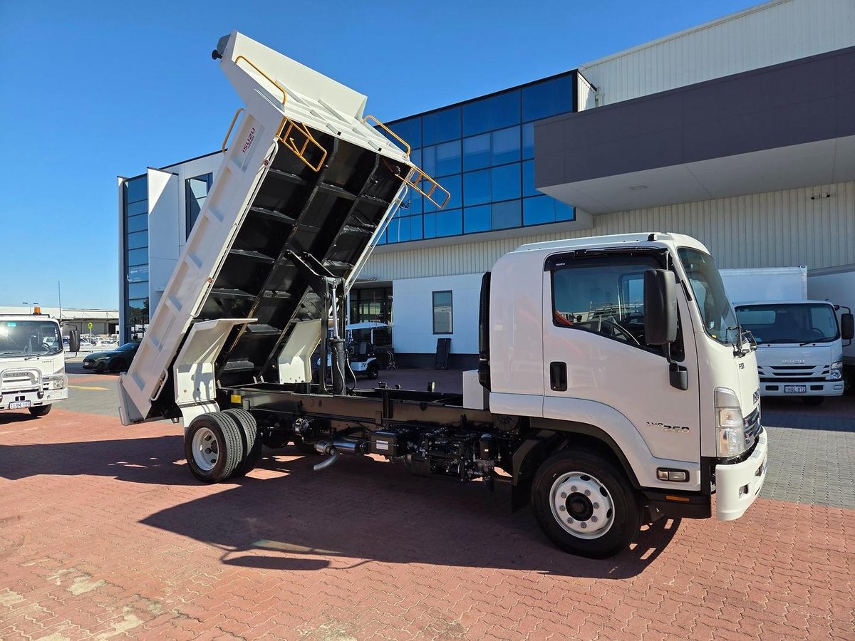 2022 Isuzu Fsr 140/120-260 8 Ton Tipper image 14