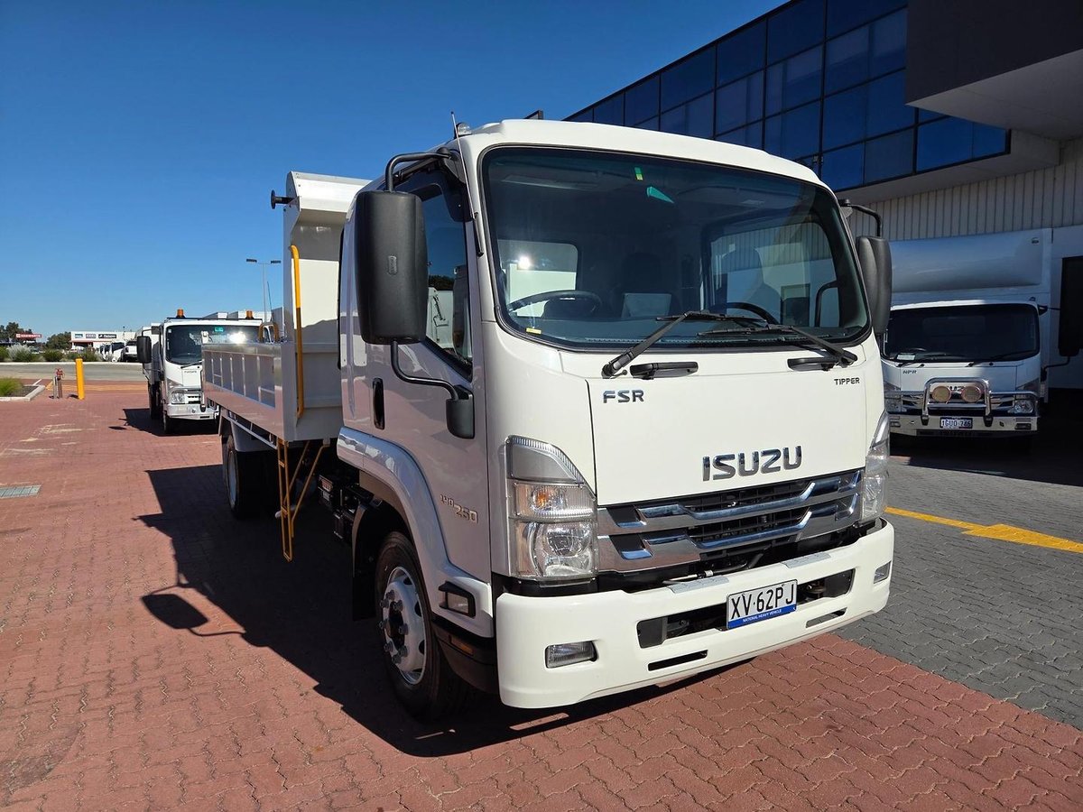 2022 Isuzu Fsr 140/120-260 8 Ton Tipper image 4