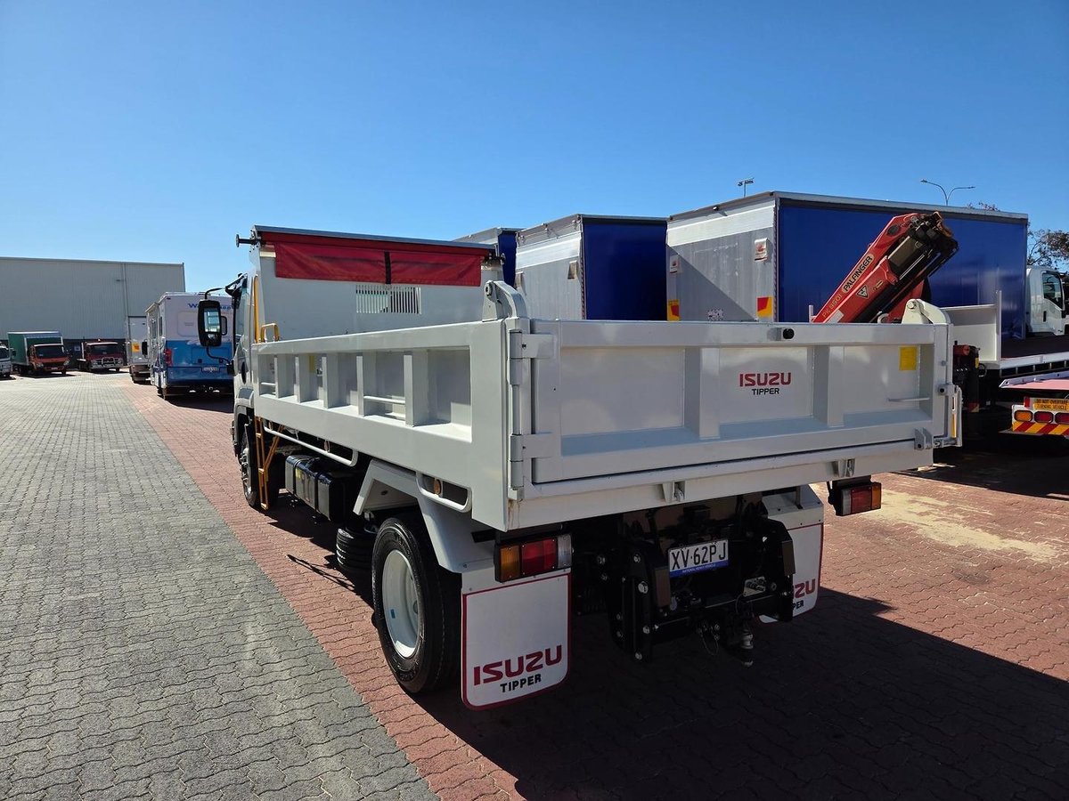 2022 Isuzu Fsr 140/120-260 8 Ton Tipper image 5