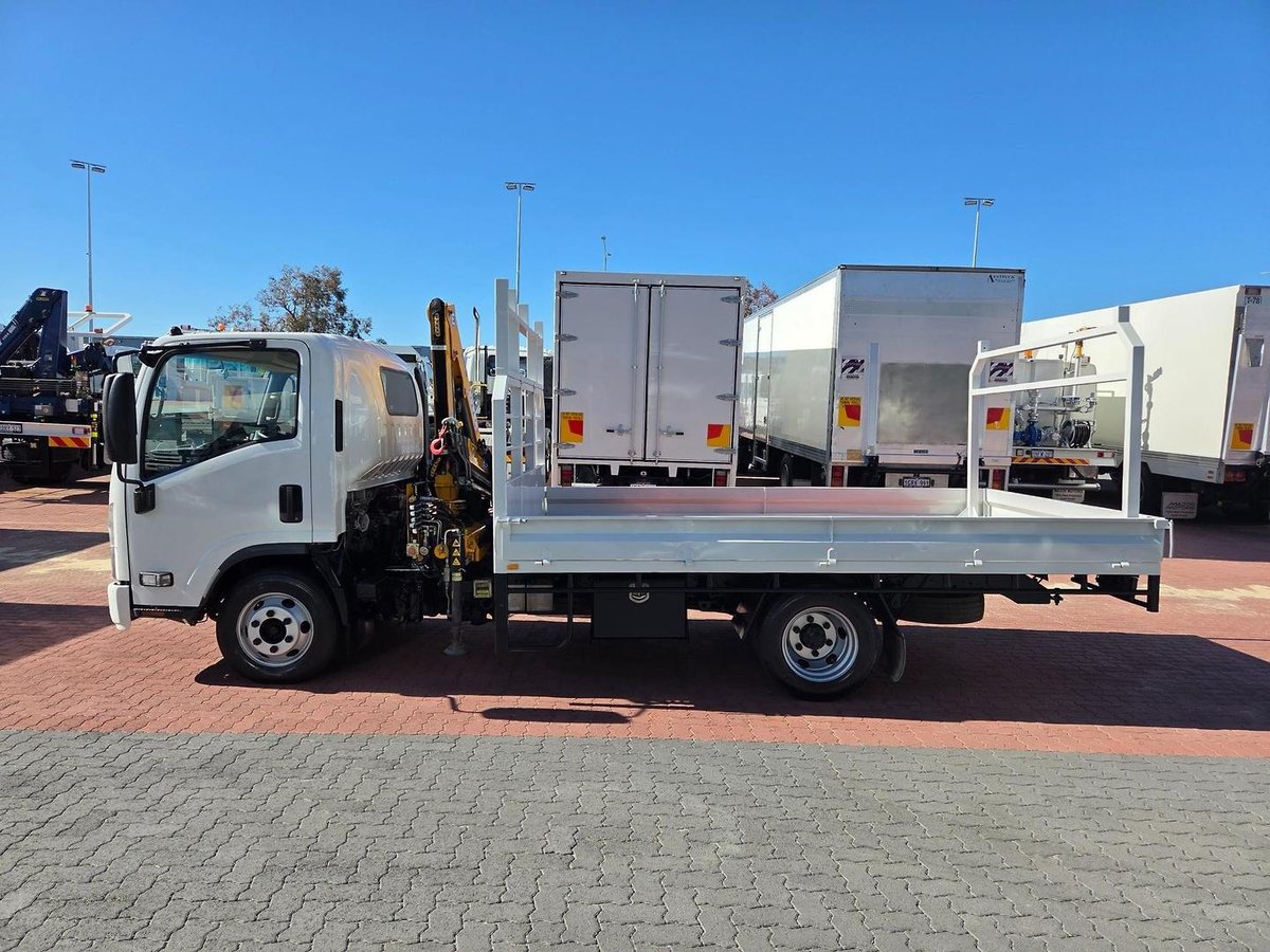 2021 Isuzu Npr 65/45-190 3 Ton Tray And Crane image 19