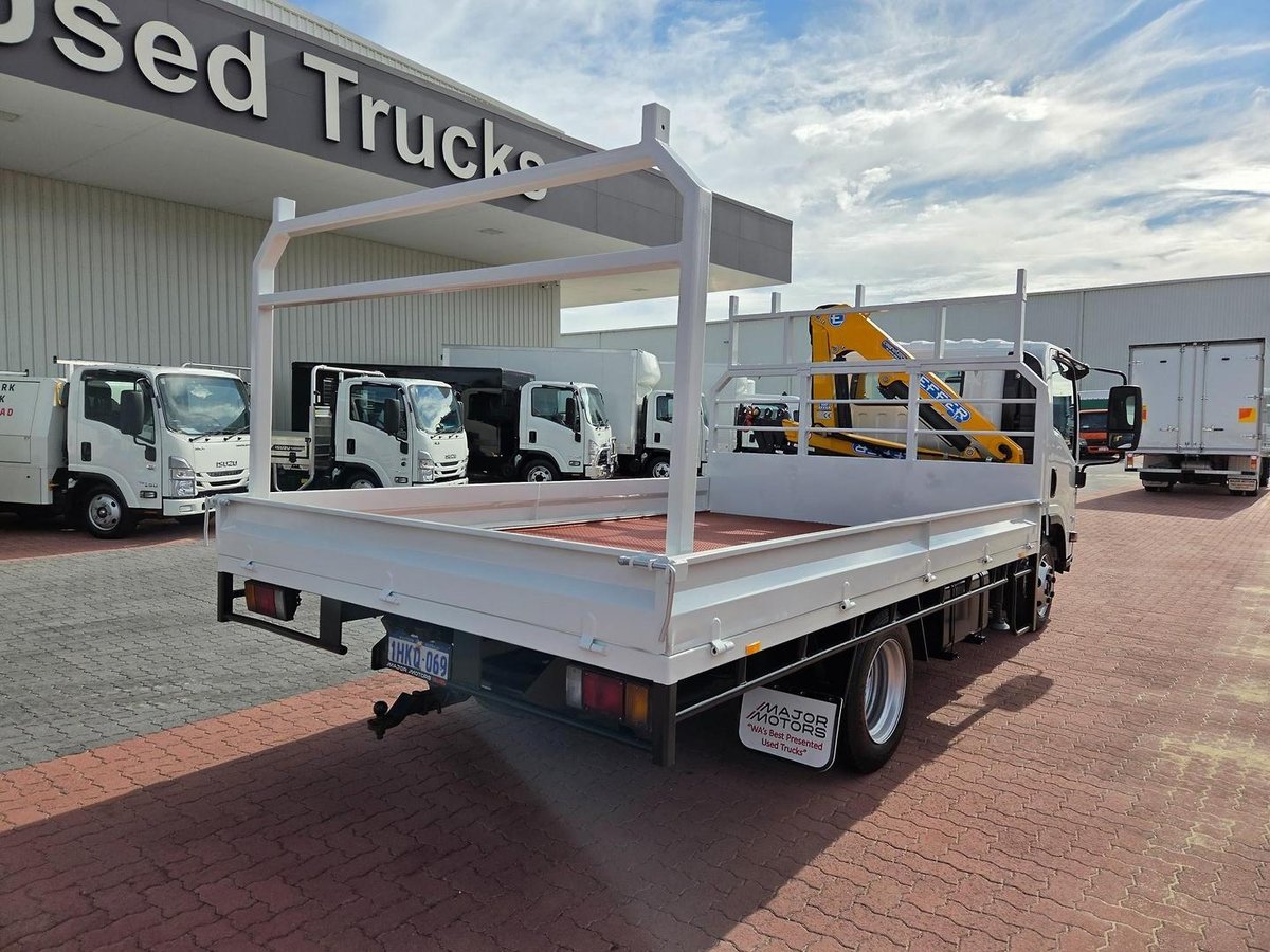 2021 Isuzu Npr 65/45-190 3 Ton Tray And Crane image 16