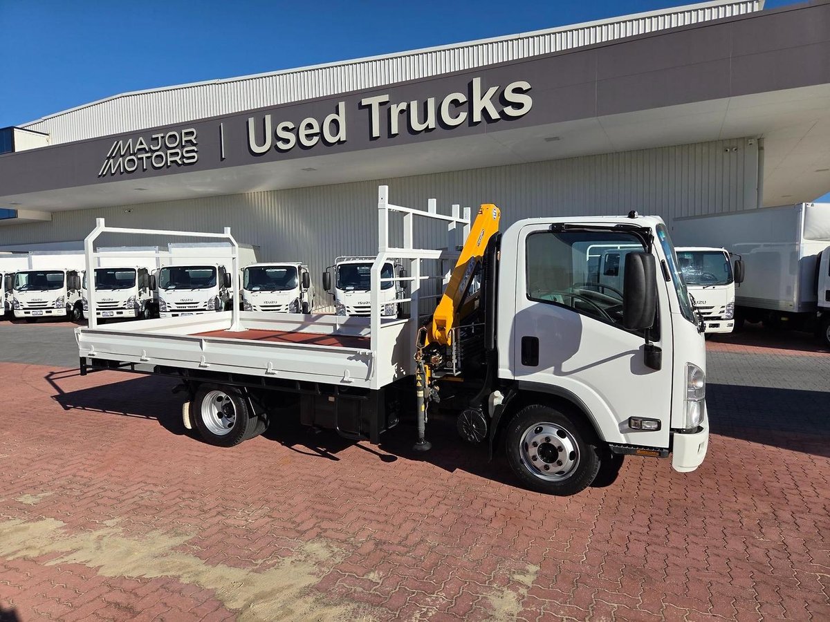 2021 Isuzu Npr 65/45-190 3 Ton Tray And Crane image 22
