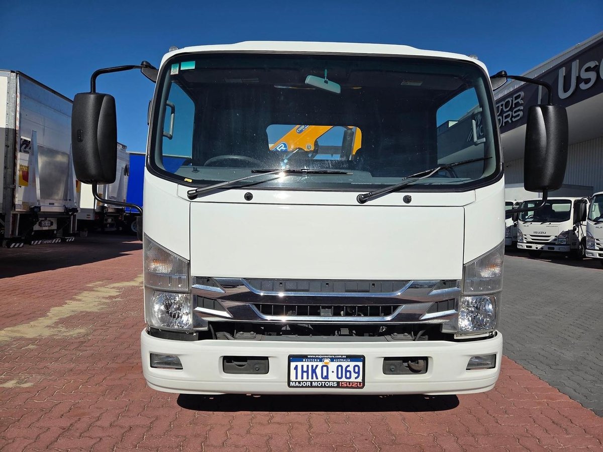 2021 Isuzu Npr 65/45-190 3 Ton Tray And Crane image 7